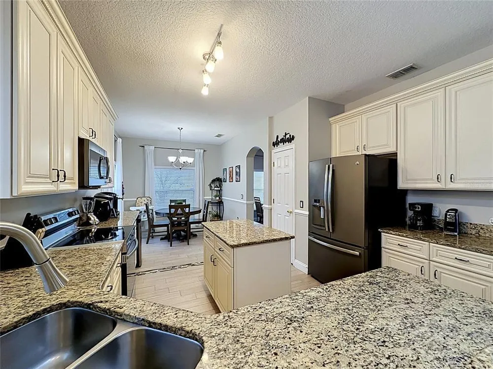 735 Kildrummy Dr, Davenport, FL 33896