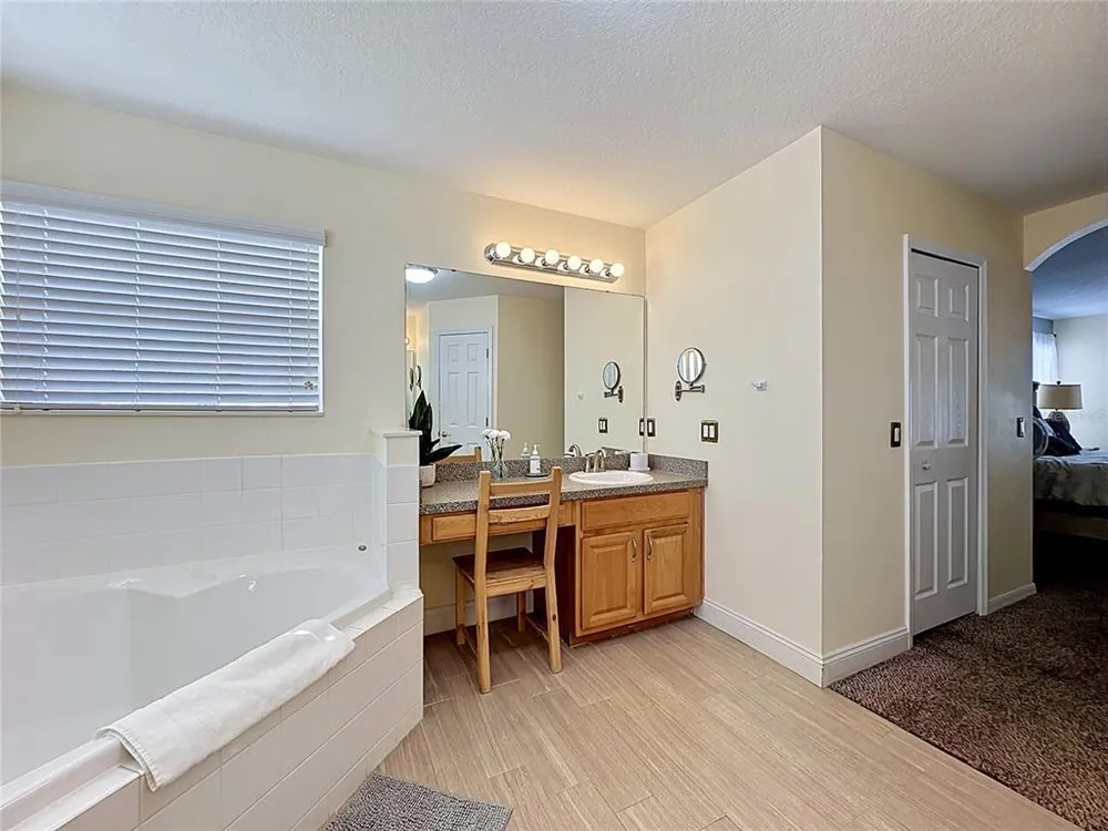 735 Kildrummy Dr, Davenport, FL 33896