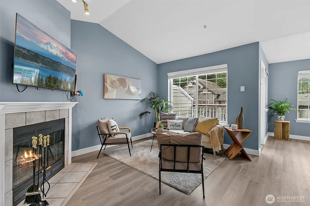 18505 SE Newport Way, Issaquah, WA 98027