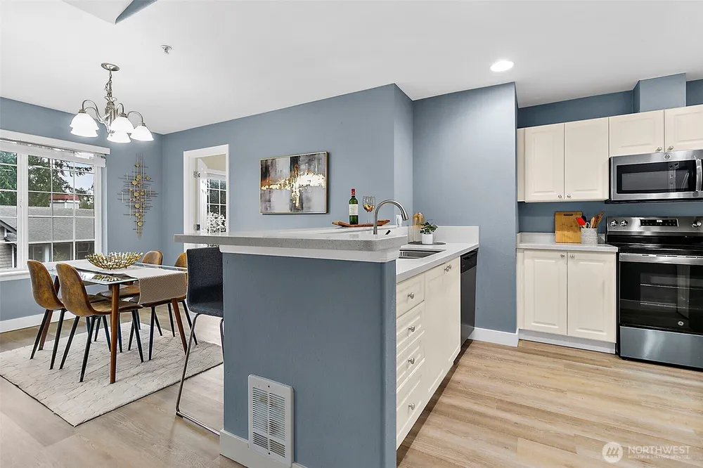 18505 SE Newport Way, Issaquah, WA 98027