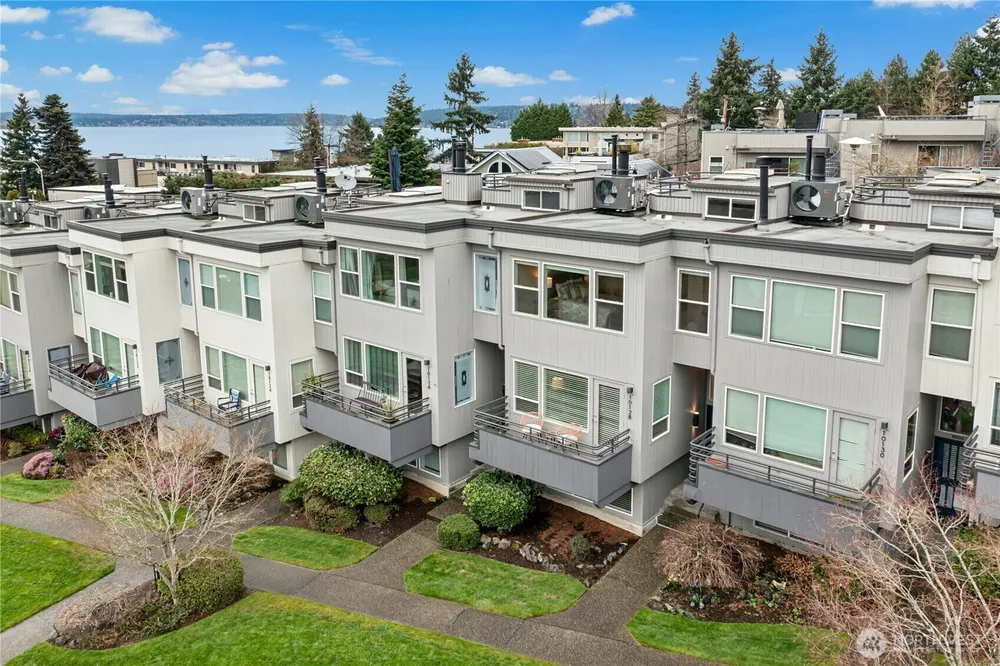 10128 NE 63rd St, Kirkland, WA 98033