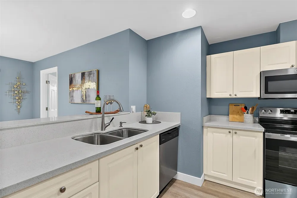 18505 SE Newport Way, Issaquah, WA 98027