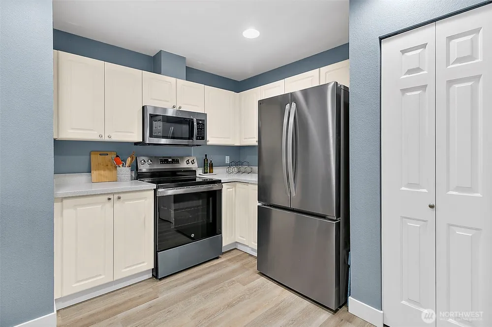 18505 SE Newport Way, Issaquah, WA 98027
