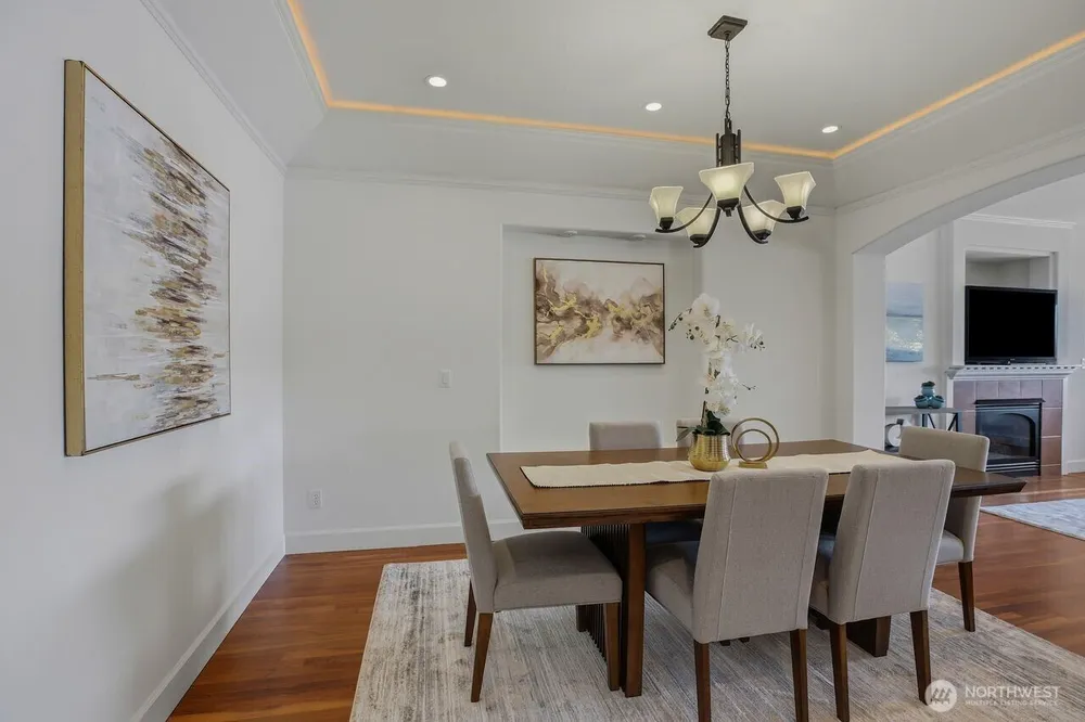 8696 Island Dr S, Seattle, WA 98118