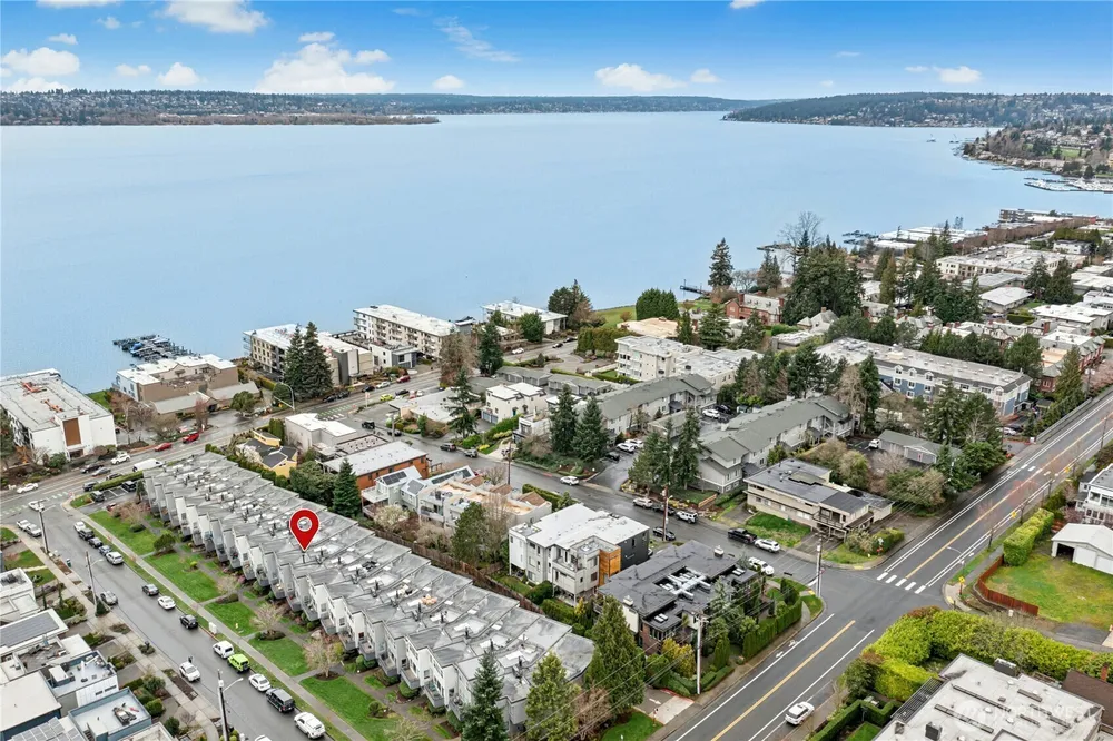 10128 NE 63rd St, Kirkland, WA 98033