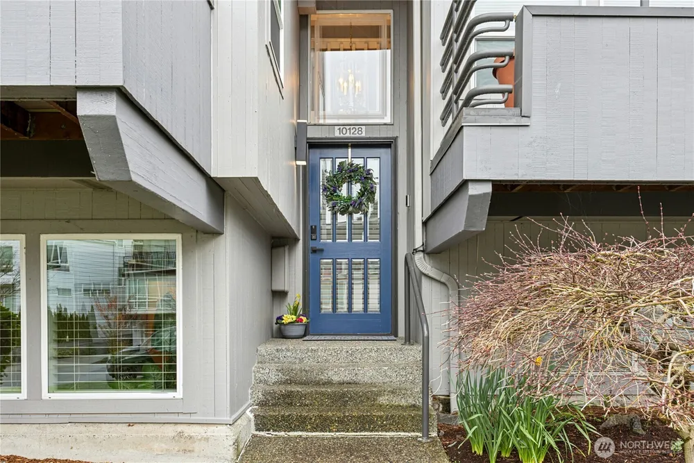 10128 NE 63rd St, Kirkland, WA 98033