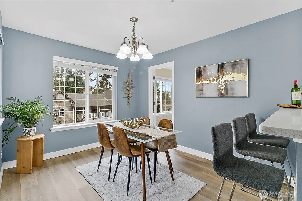 18505 SE Newport Way, Issaquah, WA 98027