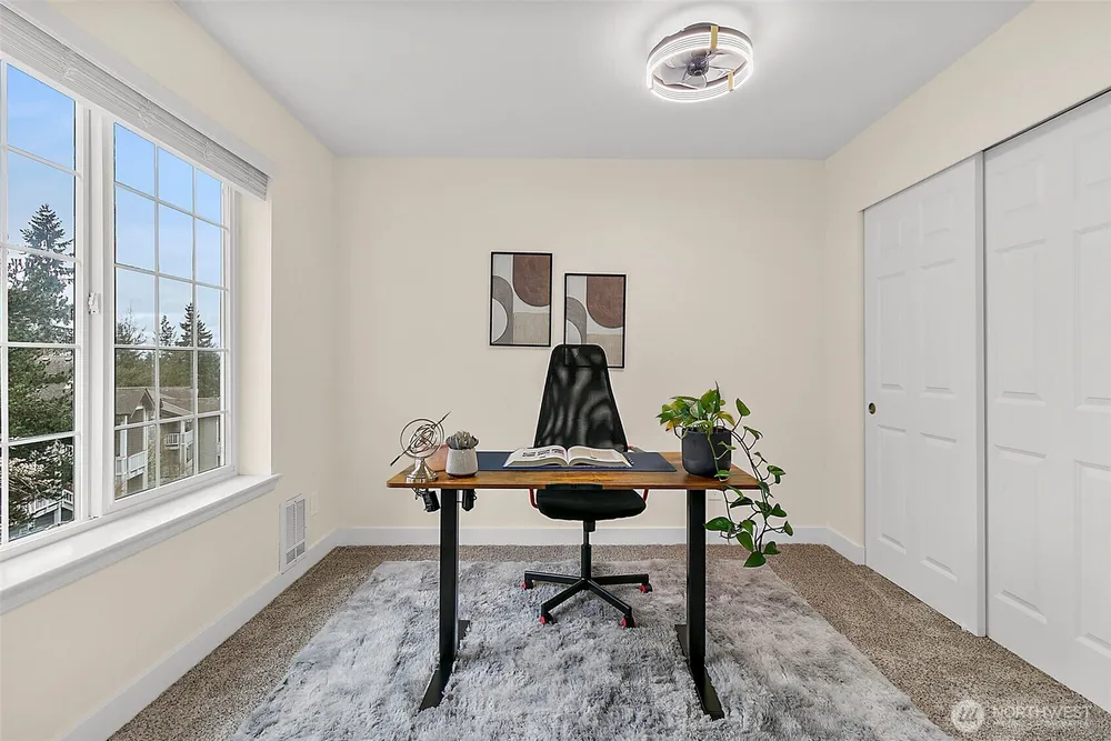 18505 SE Newport Way, Issaquah, WA 98027