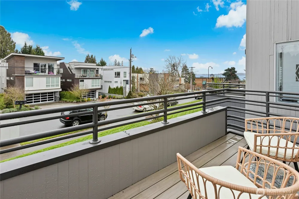 10128 NE 63rd St, Kirkland, WA 98033