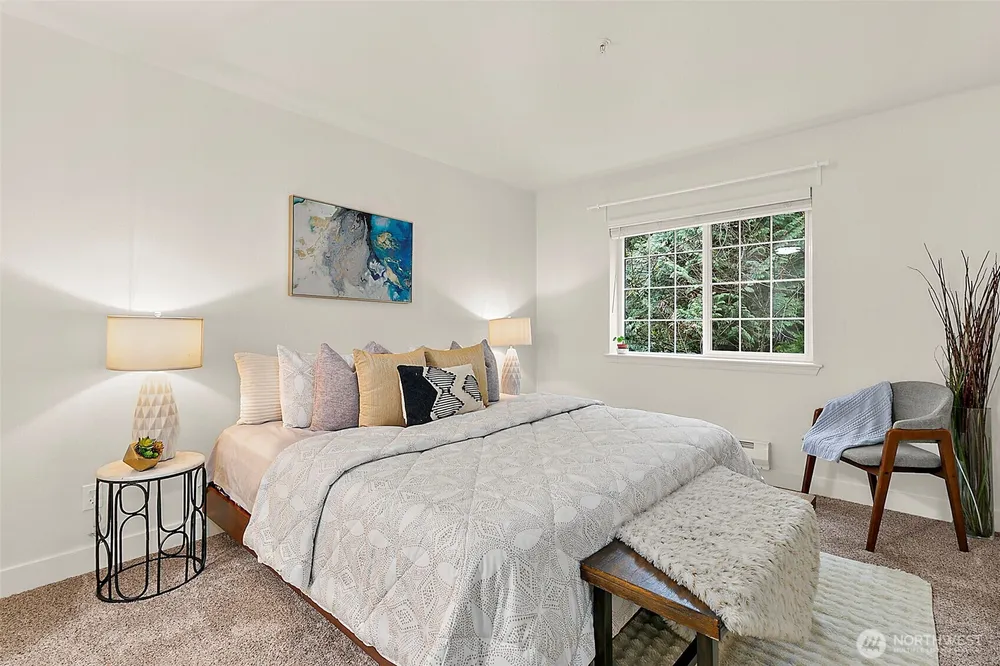 18505 SE Newport Way, Issaquah, WA 98027