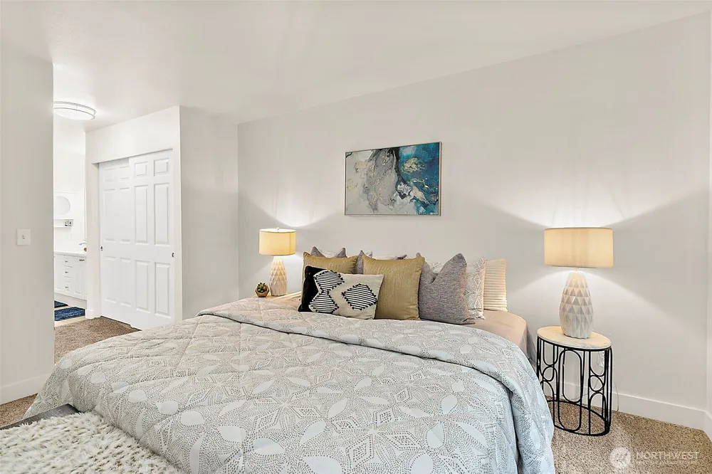 18505 SE Newport Way, Issaquah, WA 98027
