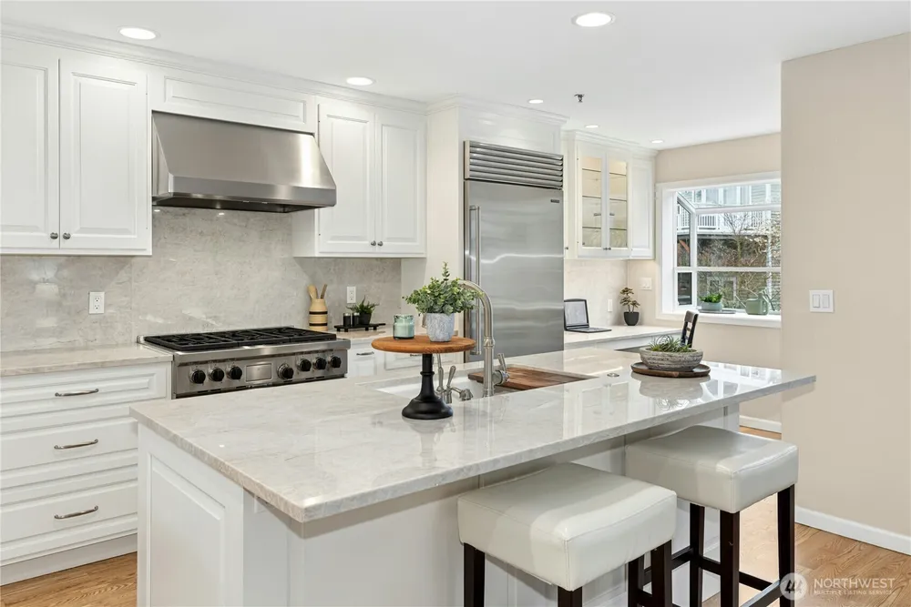 10128 NE 63rd St, Kirkland, WA 98033