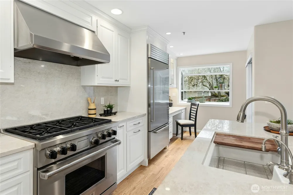 10128 NE 63rd St, Kirkland, WA 98033