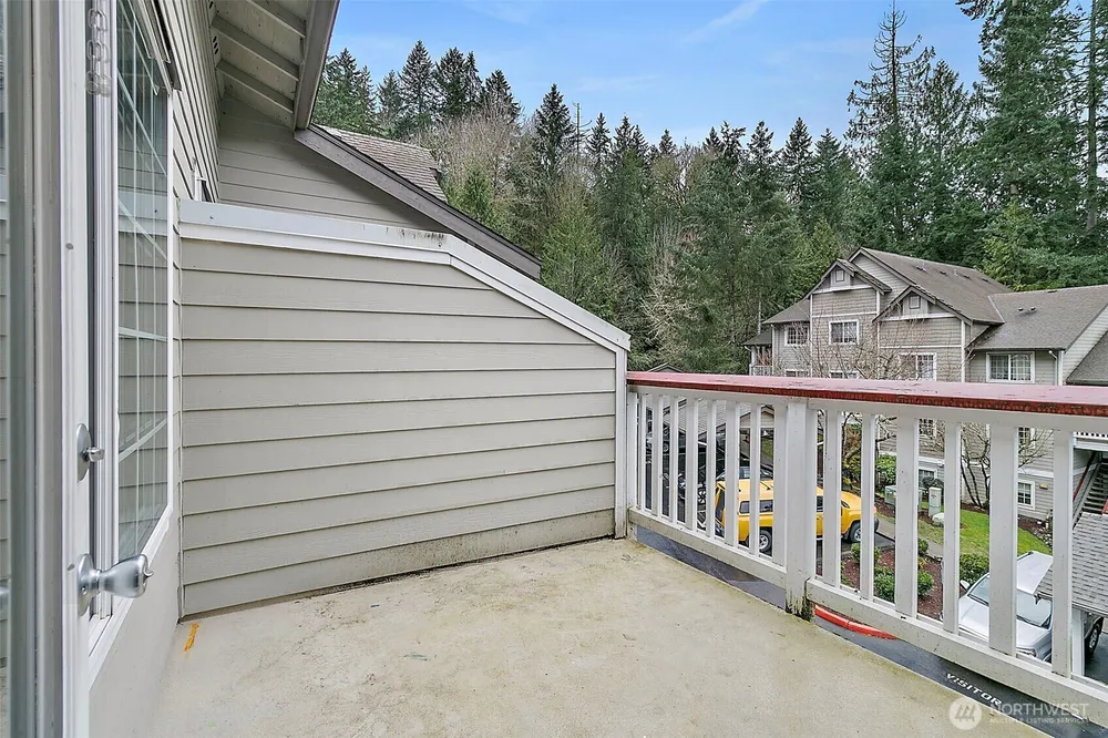 18505 SE Newport Way, Issaquah, WA 98027