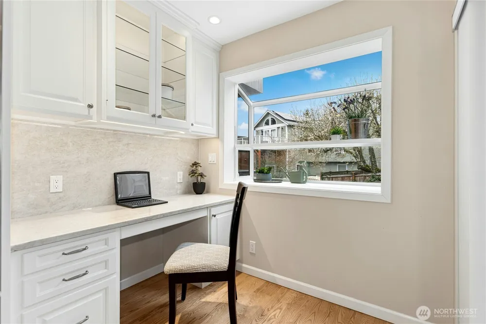 10128 NE 63rd St, Kirkland, WA 98033