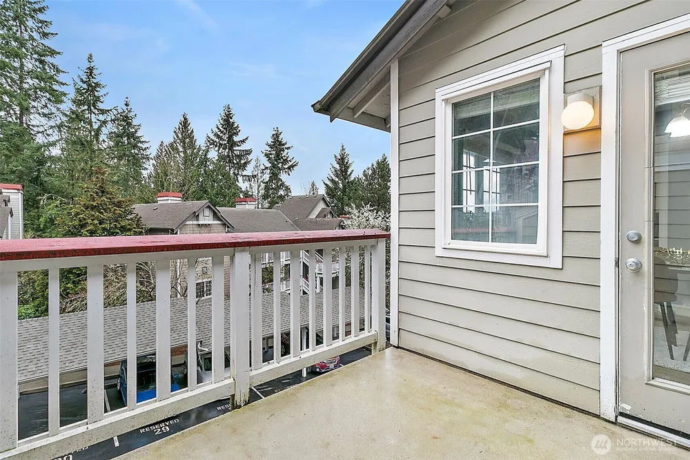 18505 SE Newport Way, Issaquah, WA 98027