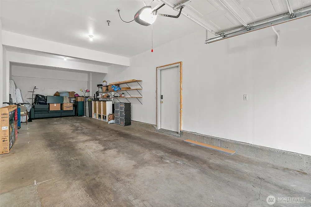 18505 SE Newport Way, Issaquah, WA 98027