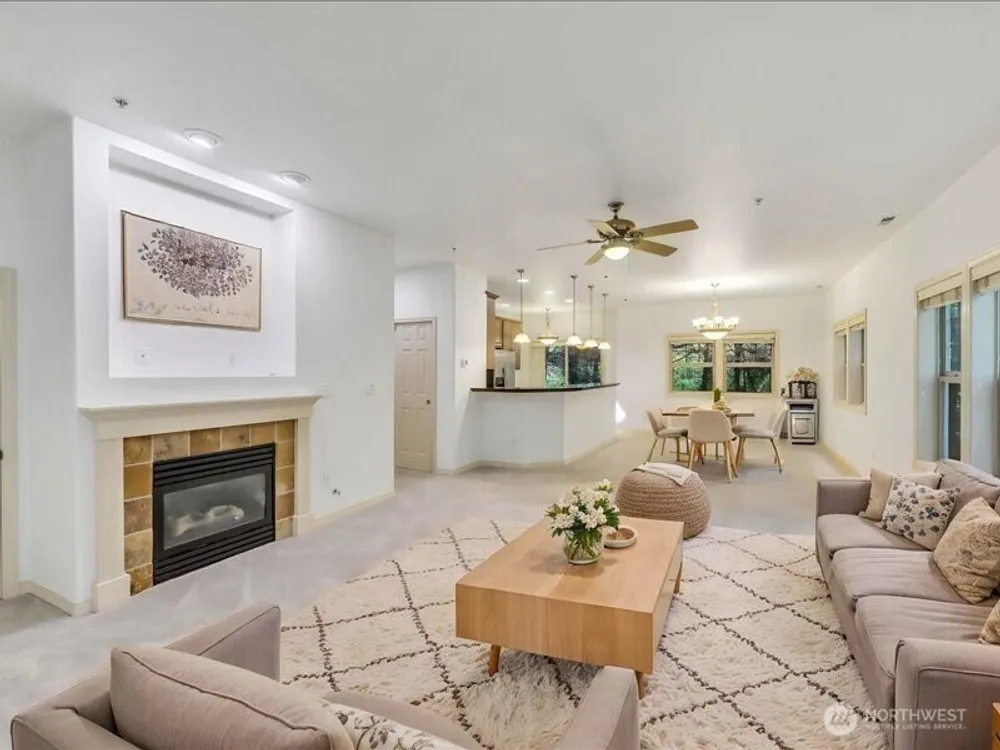 21900 SE 242nd St, Maple Valley, WA 98038