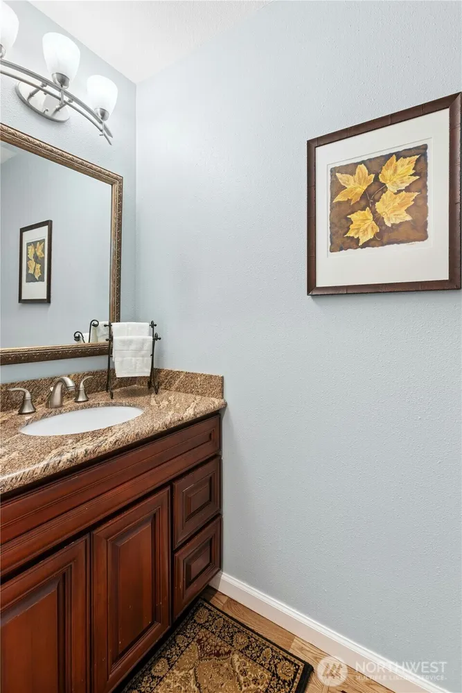 10128 NE 63rd St, Kirkland, WA 98033