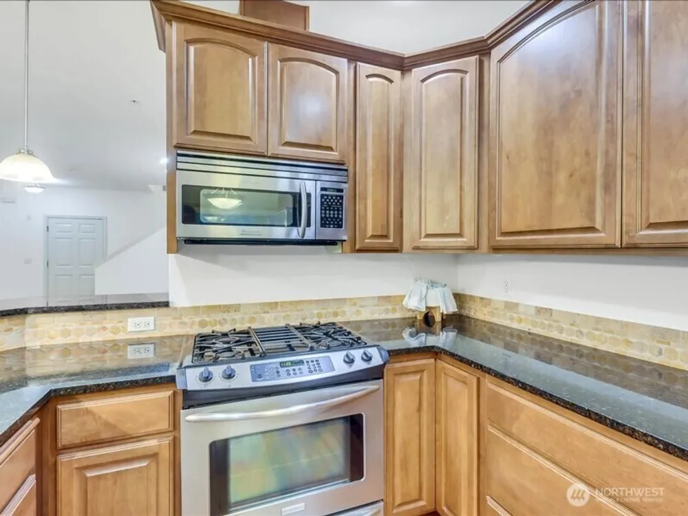 21900 SE 242nd St, Maple Valley, WA 98038