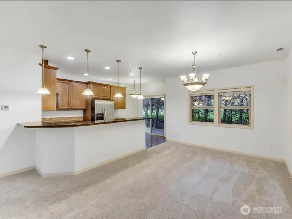 21900 SE 242nd St, Maple Valley, WA 98038