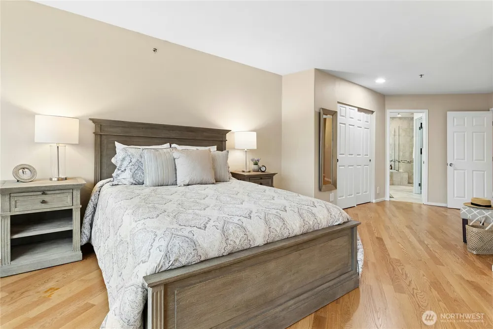 10128 NE 63rd St, Kirkland, WA 98033
