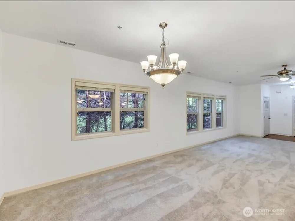 21900 SE 242nd St, Maple Valley, WA 98038