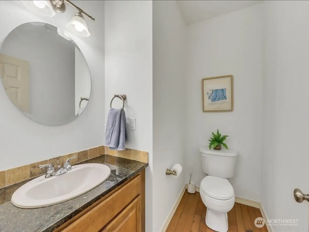 21900 SE 242nd St, Maple Valley, WA 98038