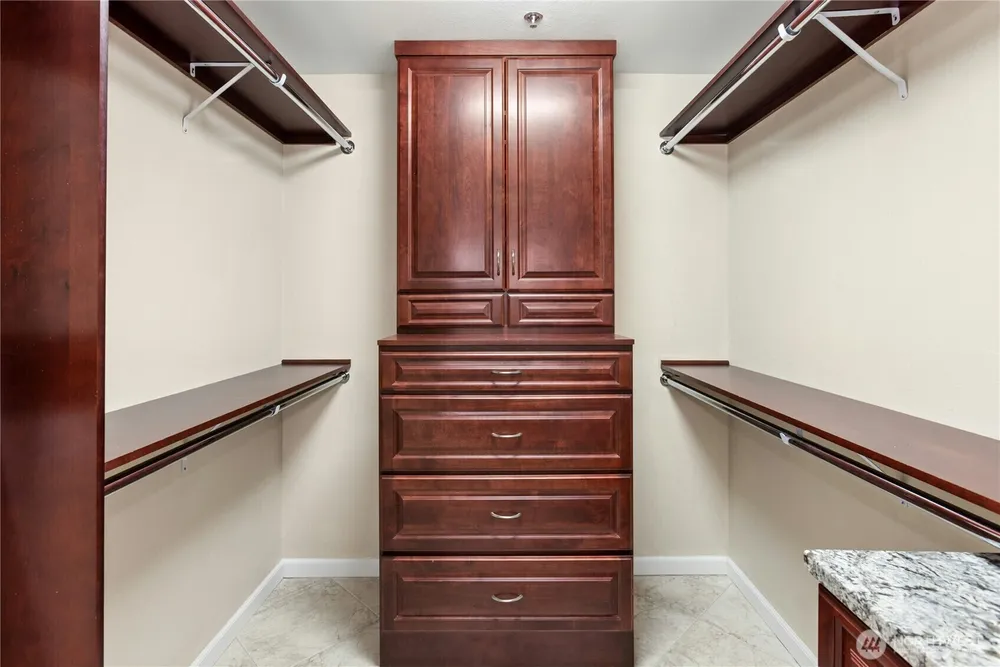 10128 NE 63rd St, Kirkland, WA 98033