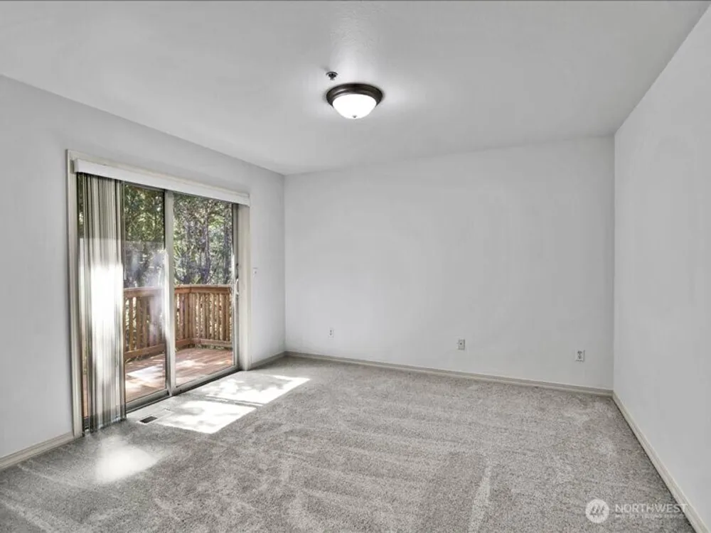 21900 SE 242nd St, Maple Valley, WA 98038