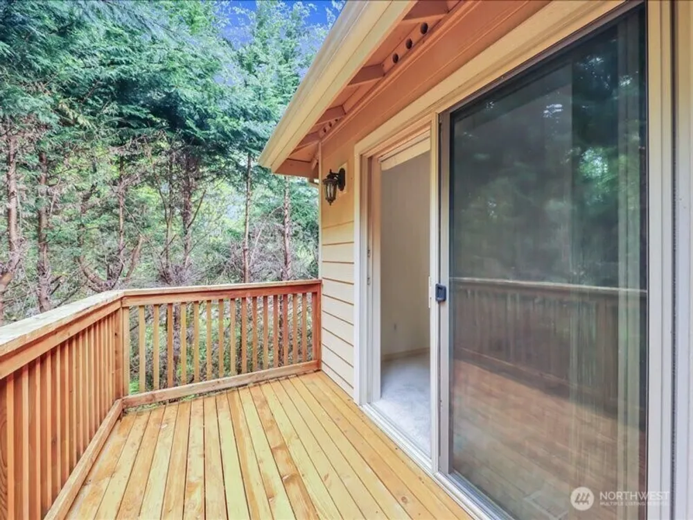 21900 SE 242nd St, Maple Valley, WA 98038