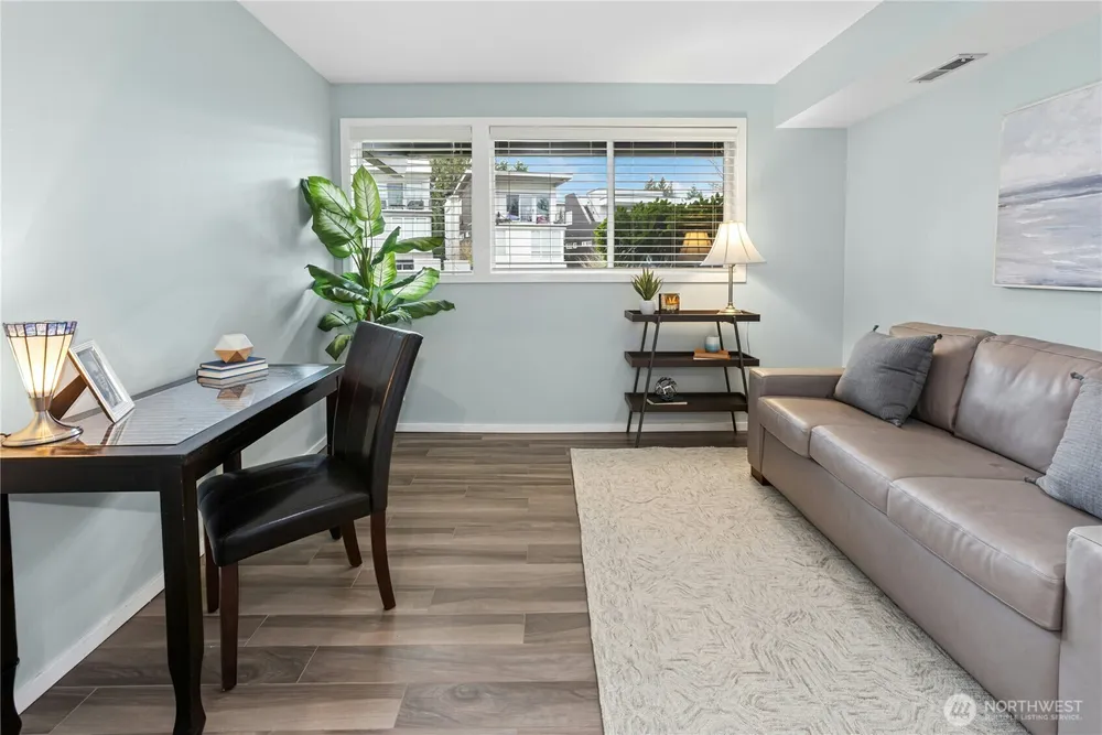 10128 NE 63rd St, Kirkland, WA 98033