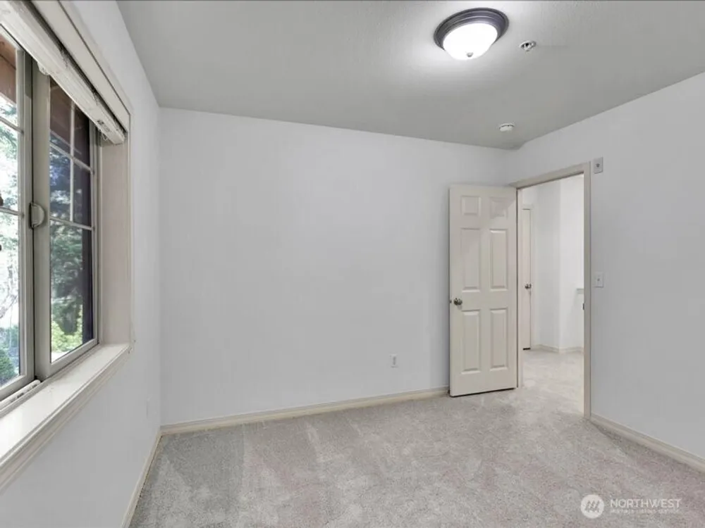 21900 SE 242nd St, Maple Valley, WA 98038