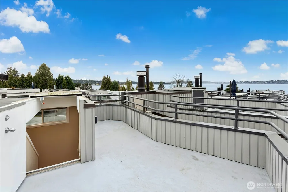 10128 NE 63rd St, Kirkland, WA 98033