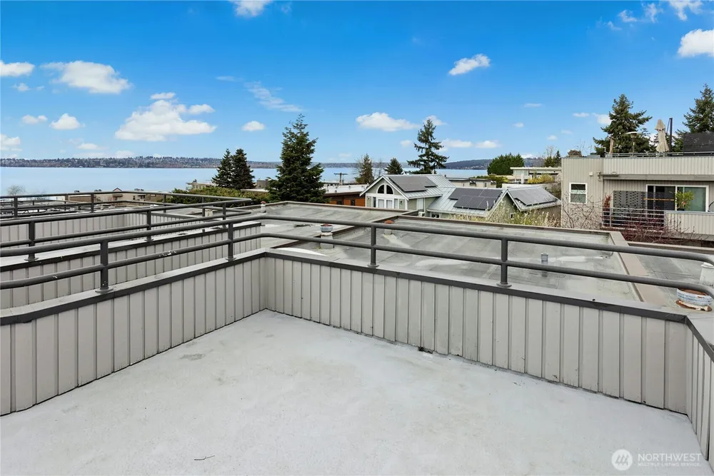 10128 NE 63rd St, Kirkland, WA 98033