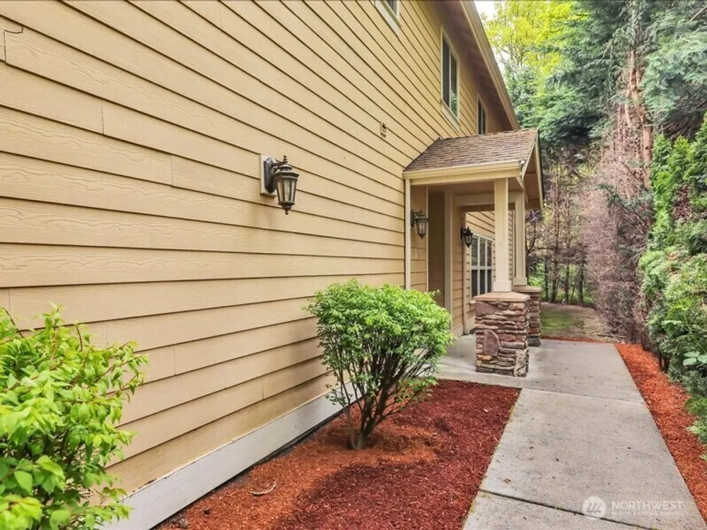 21900 SE 242nd St, Maple Valley, WA 98038