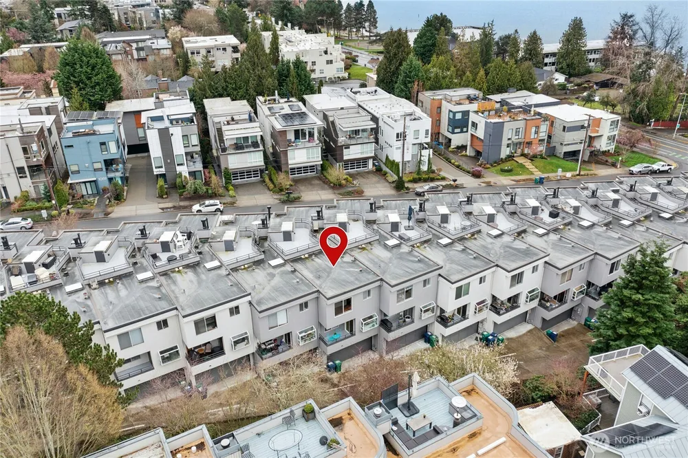 10128 NE 63rd St, Kirkland, WA 98033