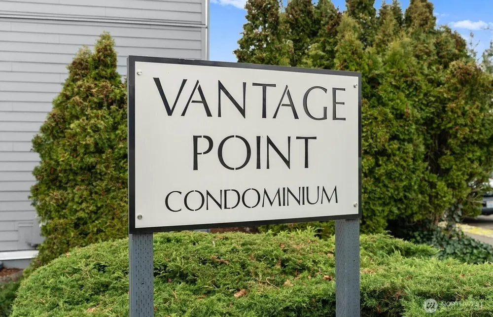 2611 NE 4th St, Renton, WA 98056