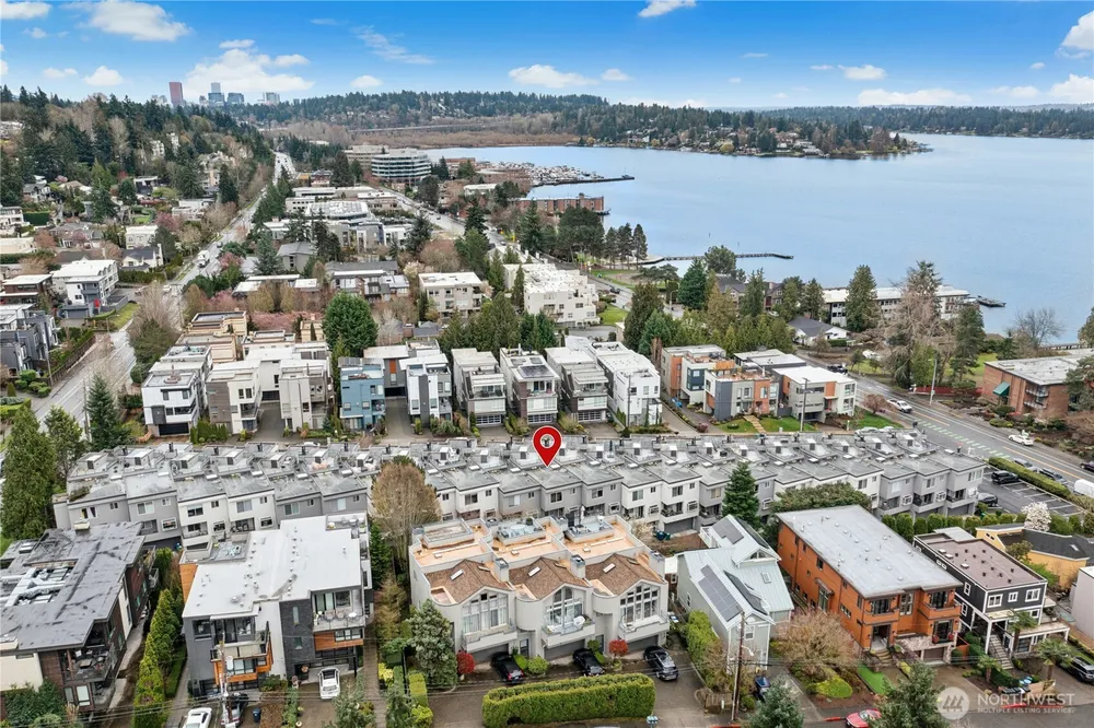 10128 NE 63rd St, Kirkland, WA 98033