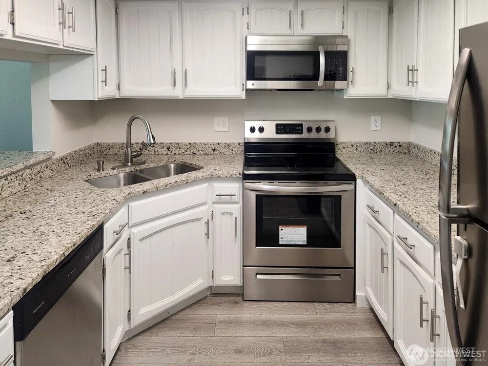 2611 NE 4th St, Renton, WA 98056
