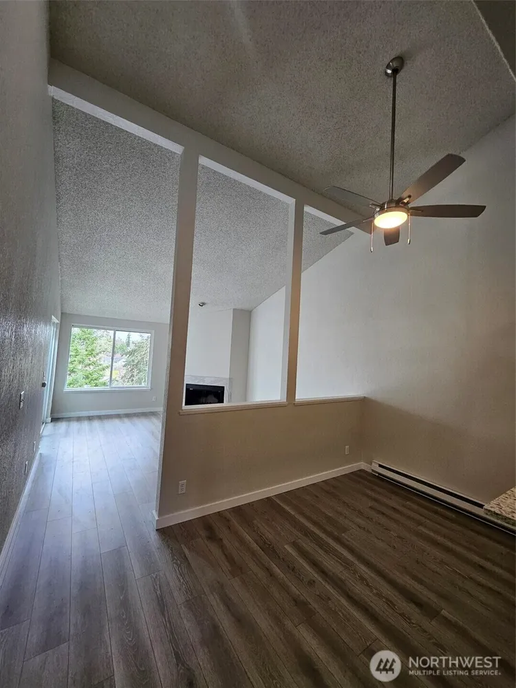 2611 NE 4th St, Renton, WA 98056