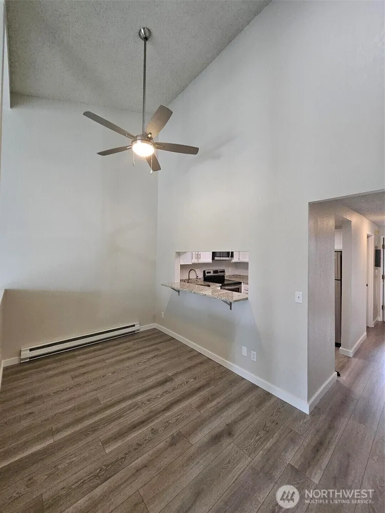 2611 NE 4th St, Renton, WA 98056
