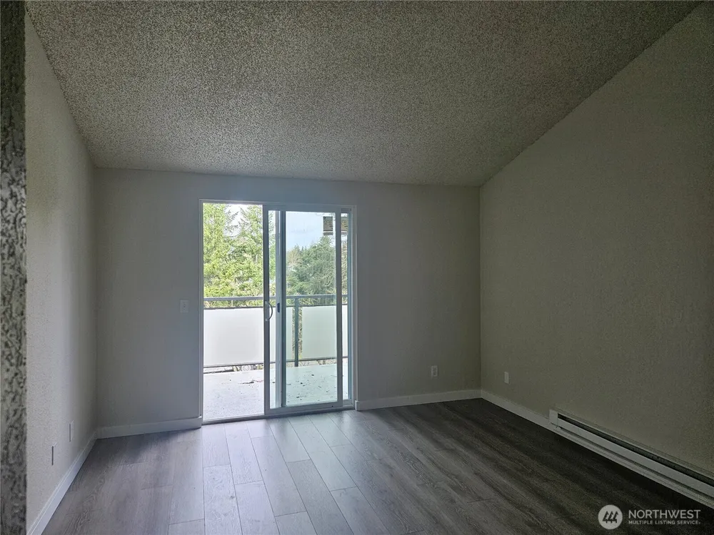 2611 NE 4th St, Renton, WA 98056