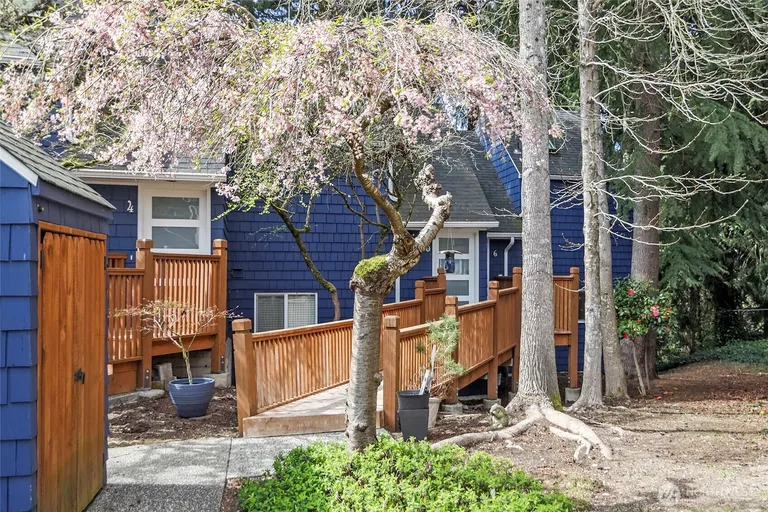 9165 45th Ave SW, Seattle, WA 98136