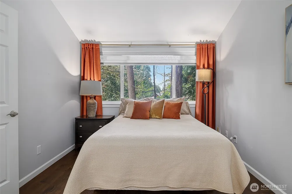 9165 45th Ave SW, Seattle, WA 98136