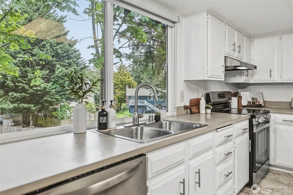 15524 SE 179th St, Renton, WA 98058