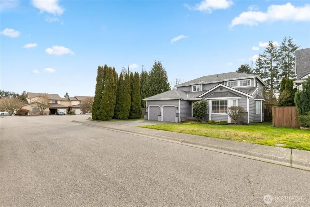13721 SE 255th Pl, Kent, WA 98042