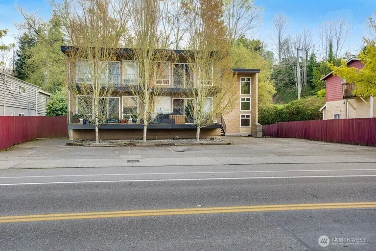 4525 S Henderson St, Seattle, WA 98118