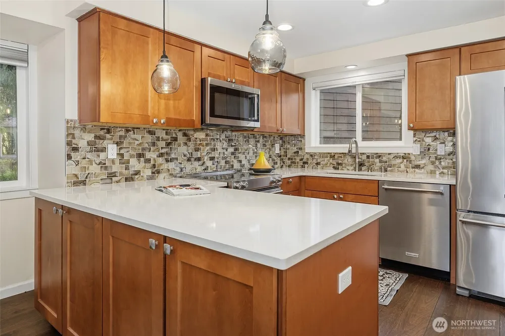 9165 45th Ave SW, Seattle, WA 98136