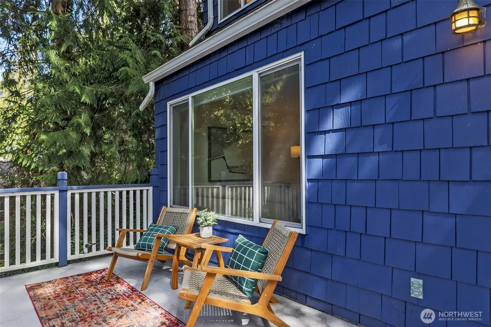 9165 45th Ave SW, Seattle, WA 98136